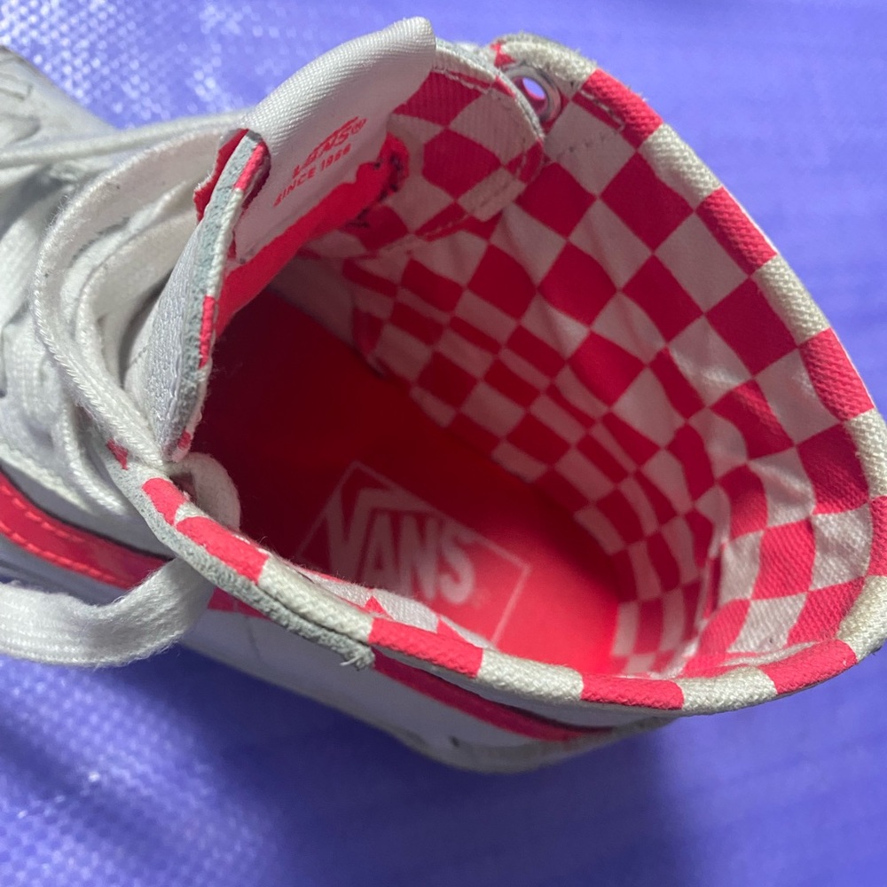 VANS - Picture 2 of 4